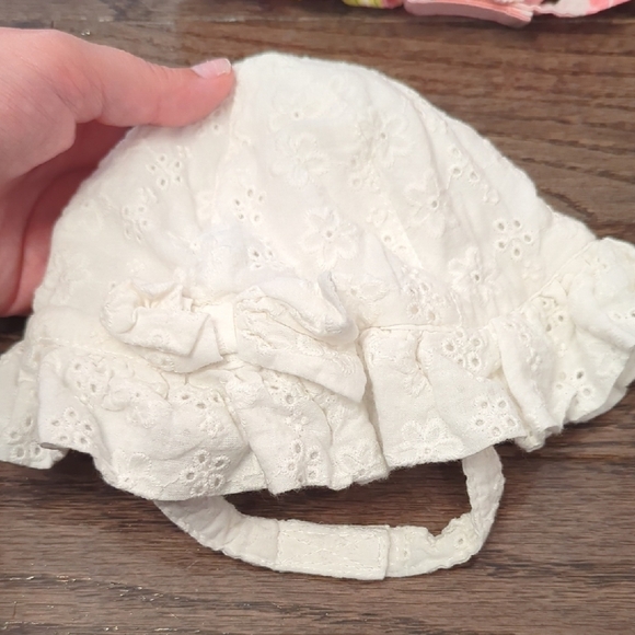 Girls 6-12M Summer Hat Bundle (3) - Picture 2 of 9